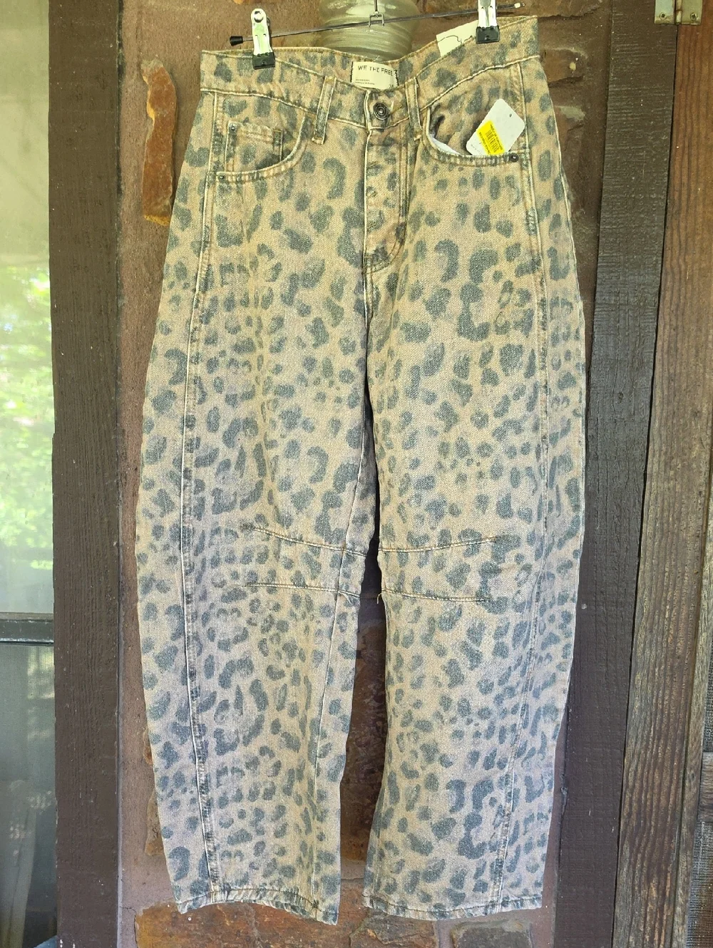 We The Free Leopard Barrel Jeams BNWT Sz 24 - Picture 1 of 5